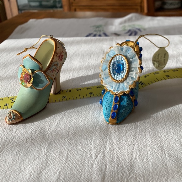 10 Heirloom Ornaments Stepping to Time Shoes - Picture 8 of 12